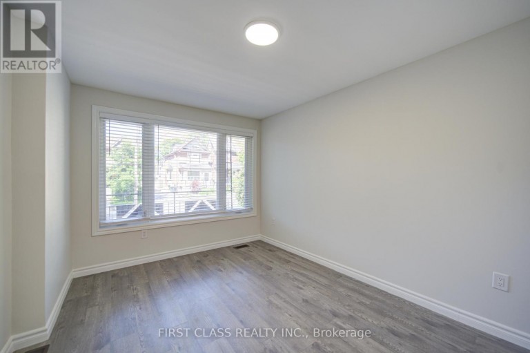427 LESLIE STREET, Toronto (South Riverdale), Ontario, M4M3E3