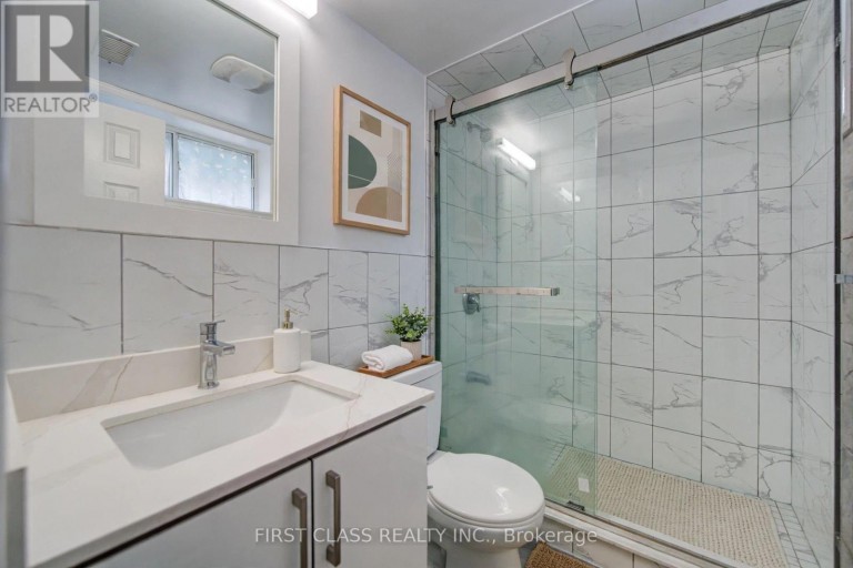 427 LESLIE STREET, Toronto (South Riverdale), Ontario, M4M3E3