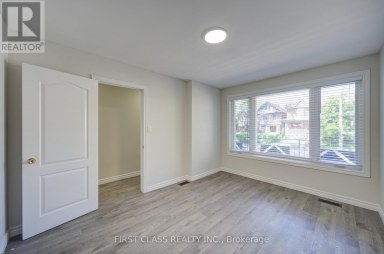 427 LESLIE STREET Toronto (South Riverdale) Ontario photo 6