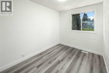 49, 1055 72 Avenue NW Calgary Alberta photo 14
