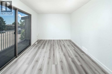 49, 1055 72 Avenue NW Calgary Alberta photo 3