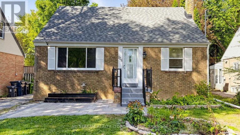 226 OAKRIDGE DRIVE, Toronto (Cliffcrest), Ontario, M1M2B3