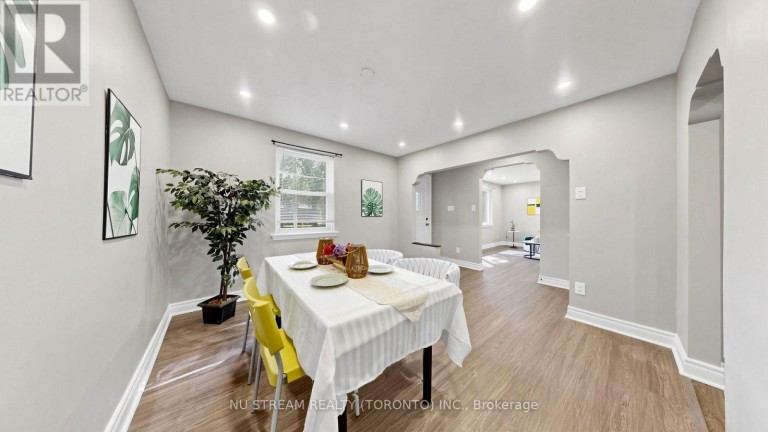 226 OAKRIDGE DRIVE, Toronto (Cliffcrest), Ontario, M1M2B3