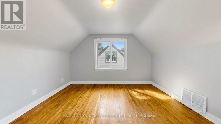 226 OAKRIDGE DRIVE, Toronto (Cliffcrest), Ontario, M1M2B3