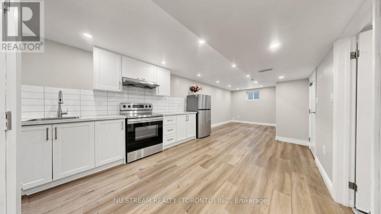 226 OAKRIDGE DRIVE, Toronto (Cliffcrest), Ontario, M1M2B3