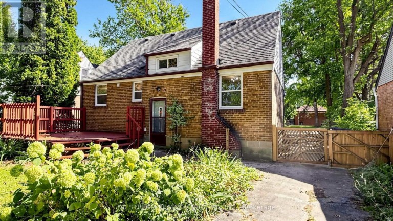 226 OAKRIDGE DRIVE, Toronto (Cliffcrest), Ontario, M1M2B3