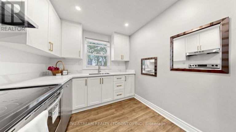 226 OAKRIDGE DRIVE, Toronto (Cliffcrest), Ontario, M1M2B3