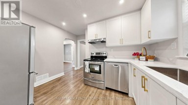 226 OAKRIDGE DRIVE Toronto (Cliffcrest) Ontario photo 8