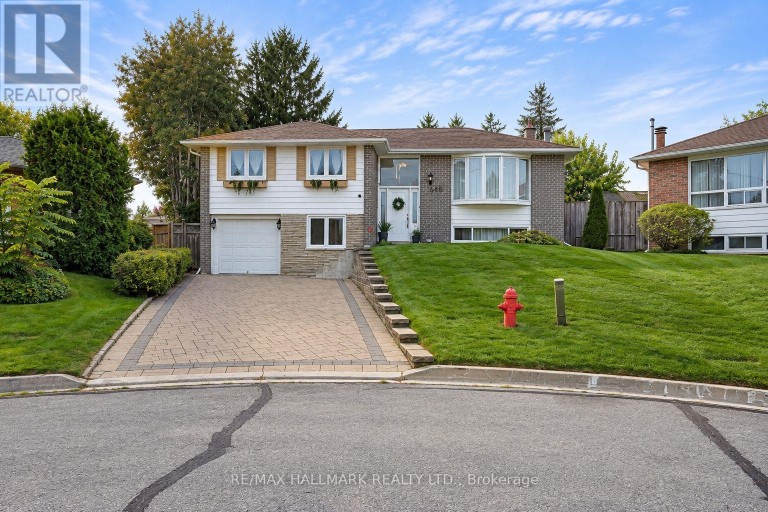 648 MOSSBANK COURT, Newmarket (Huron Heights-Leslie Valley), Ontario, L3Y3B1