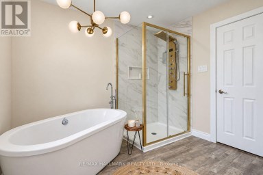 648 MOSSBANK COURT Newmarket (Huron Heights-Leslie Valley) Ontario photo 14