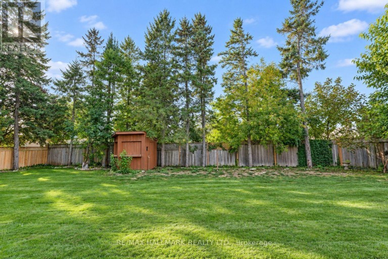 648 MOSSBANK COURT, Newmarket (Huron Heights-Leslie Valley), Ontario, L3Y3B1