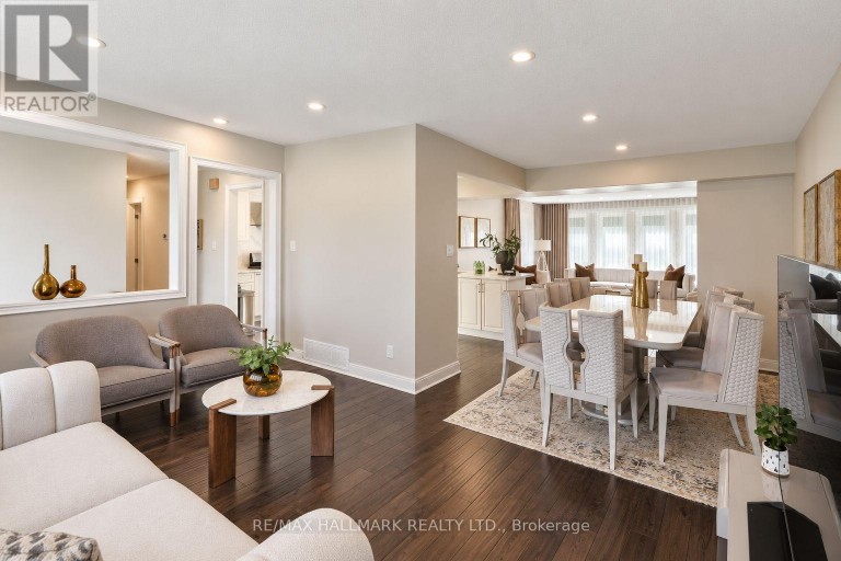 648 MOSSBANK COURT, Newmarket (Huron Heights-Leslie Valley), Ontario, L3Y3B1