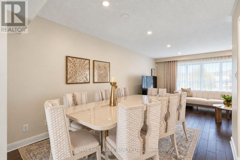 648 MOSSBANK COURT, Newmarket (Huron Heights-Leslie Valley), Ontario, L3Y3B1