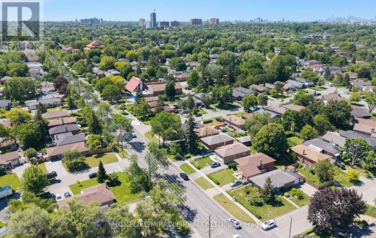 22 ARNPRIOR ROAD, Toronto (Bendale), Ontario, M1K5A6