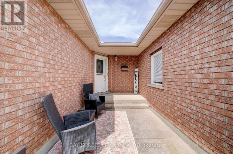8223 MARCON STREET, Niagara Falls (Ascot), Ontario, L2H3A9