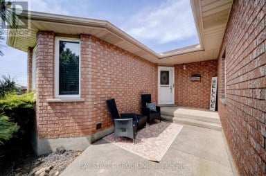 8223 MARCON STREET Niagara Falls (Ascot) Ontario photo 4