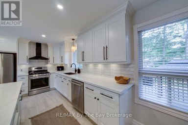 29 DOWNER CRESCENT Wasaga Beach Ontario photo 7