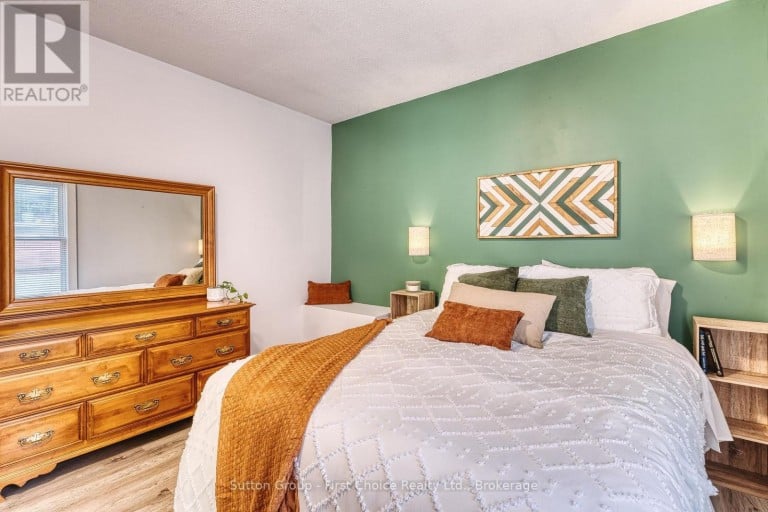 157 FRONT STREET S, Stratford, Ontario, N5A4H5