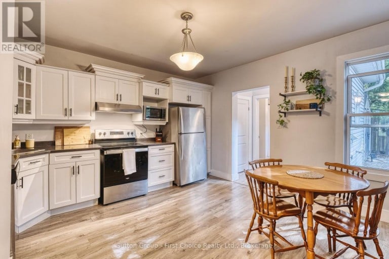 157 FRONT STREET S, Stratford, Ontario, N5A4H5