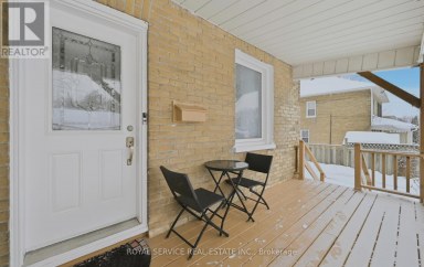 14 LIBERTY PLACE Clarington (Bowmanville) Ontario photo 2