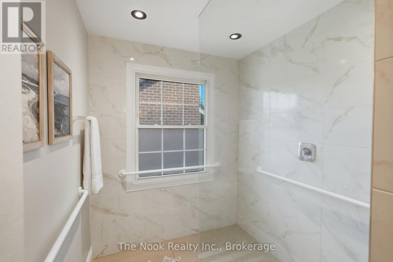 45 BERNICK CRESCENT, Whitchurch-Stouffville (Stouffville), Ontario, L4A6C6
