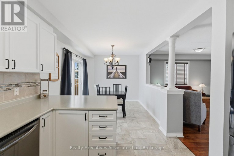 71 TRUAX STREET, Kawartha Lakes (Lindsay), Ontario, K9V0E3