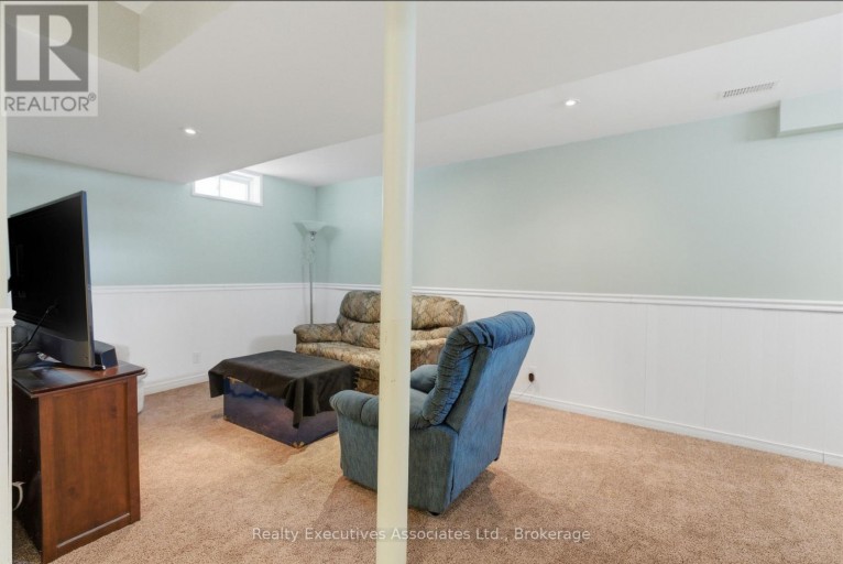 71 TRUAX STREET, Kawartha Lakes (Lindsay), Ontario, K9V0E3