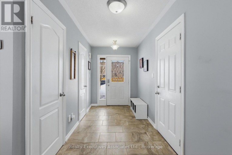 71 TRUAX STREET, Kawartha Lakes (Lindsay), Ontario, K9V0E3