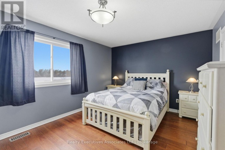 71 TRUAX STREET, Kawartha Lakes (Lindsay), Ontario, K9V0E3