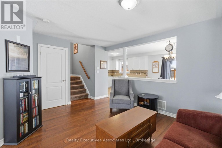 71 TRUAX STREET, Kawartha Lakes (Lindsay), Ontario, K9V0E3