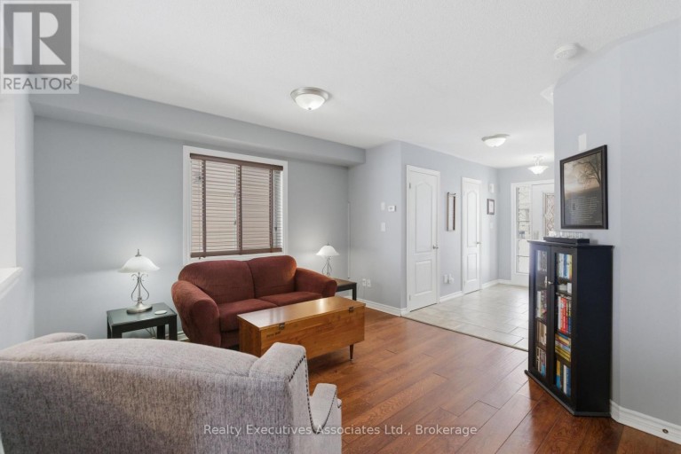 71 TRUAX STREET, Kawartha Lakes (Lindsay), Ontario, K9V0E3