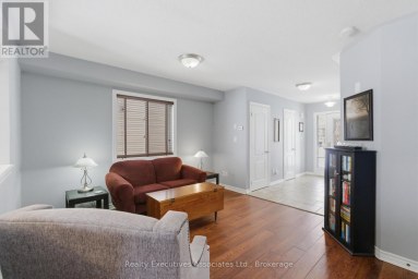 71 TRUAX STREET Kawartha Lakes (Lindsay) Ontario photo 5