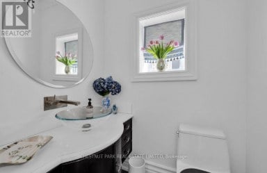 79 HAZELTON AVENUE Toronto (Annex) Ontario photo 12