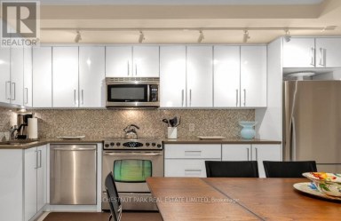 79 HAZELTON AVENUE Toronto (Annex) Ontario photo 27