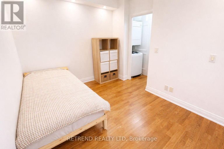 205 - 2737 KEELE STREET, Toronto (Downsview-Roding-CFB), Ontario, M3M2E9
