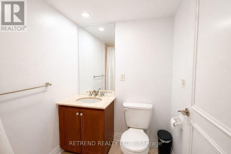 205 - 2737 KEELE STREET, Toronto (Downsview-Roding-CFB), Ontario, M3M2E9