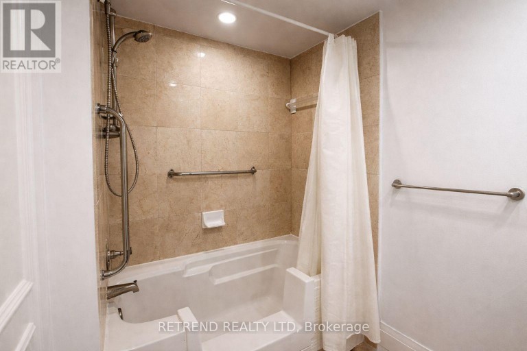 205 - 2737 KEELE STREET, Toronto (Downsview-Roding-CFB), Ontario, M3M2E9