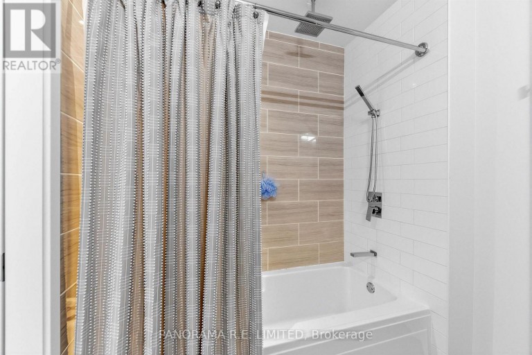1013 - 60 BATHURST STREET, Toronto (Niagara), Ontario, M5V2P4