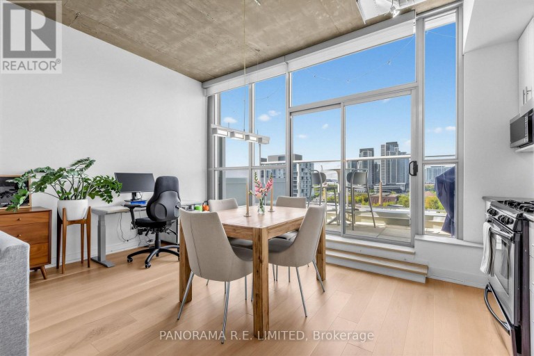 1013 - 60 BATHURST STREET, Toronto (Niagara), Ontario, M5V2P4