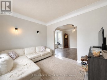 563 SOUTH STREET S London East (East K) Ontario photo 5