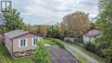 2106 SPRINGWOOD ROAD Peterborough (Monaghan Ward 2) Ontario photo 2