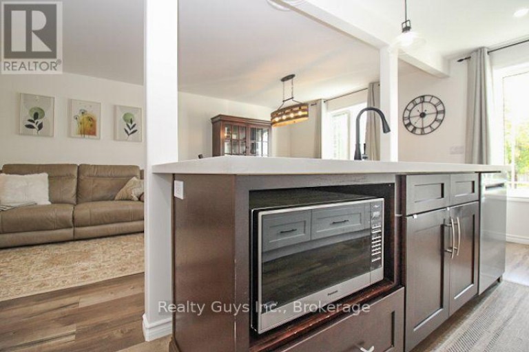 2106 SPRINGWOOD ROAD, Peterborough (Monaghan Ward 2), Ontario, K9K1M9