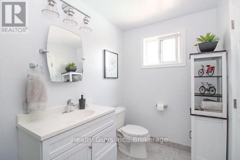 2106 SPRINGWOOD ROAD, Peterborough (Monaghan Ward 2), Ontario, K9K1M9