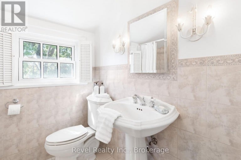 13 SYLVAN CRESCENT, Kawartha Lakes (Lindsay), Ontario, K9V2W4