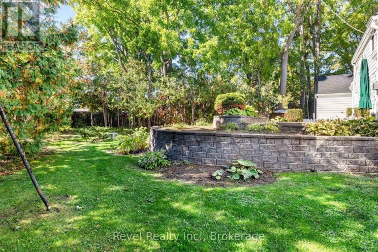13 SYLVAN CRESCENT, Kawartha Lakes (Lindsay), Ontario, K9V2W4