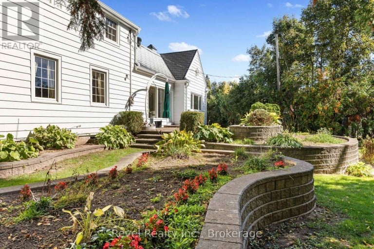 13 SYLVAN CRESCENT, Kawartha Lakes (Lindsay), Ontario, K9V2W4