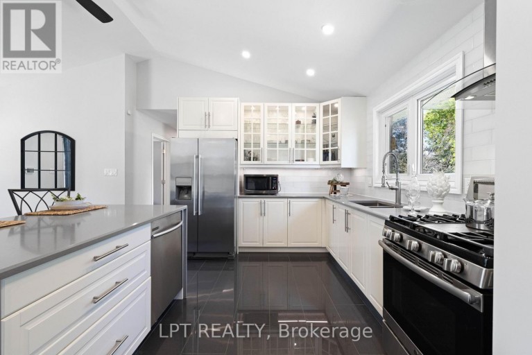 40 ROSEMARY LANE, Georgina (Pefferlaw), Ontario, L0E1N0