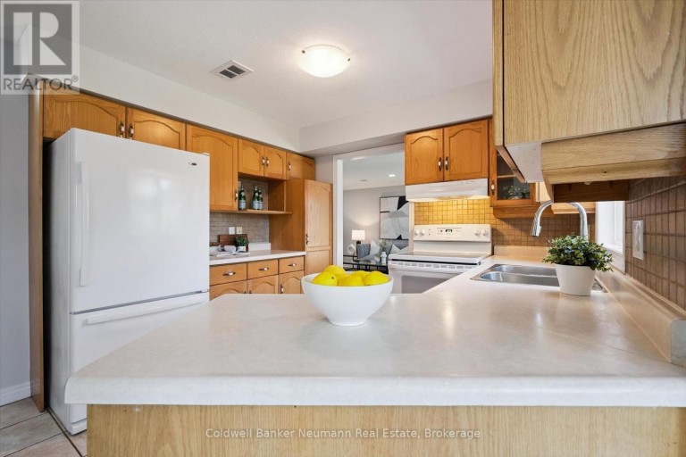 235 DEERPATH DRIVE, Guelph (Willow West/Sugarbush/West Acres), Ontario, N1K1W5