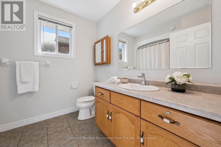 235 DEERPATH DRIVE, Guelph (Willow West/Sugarbush/West Acres), Ontario, N1K1W5