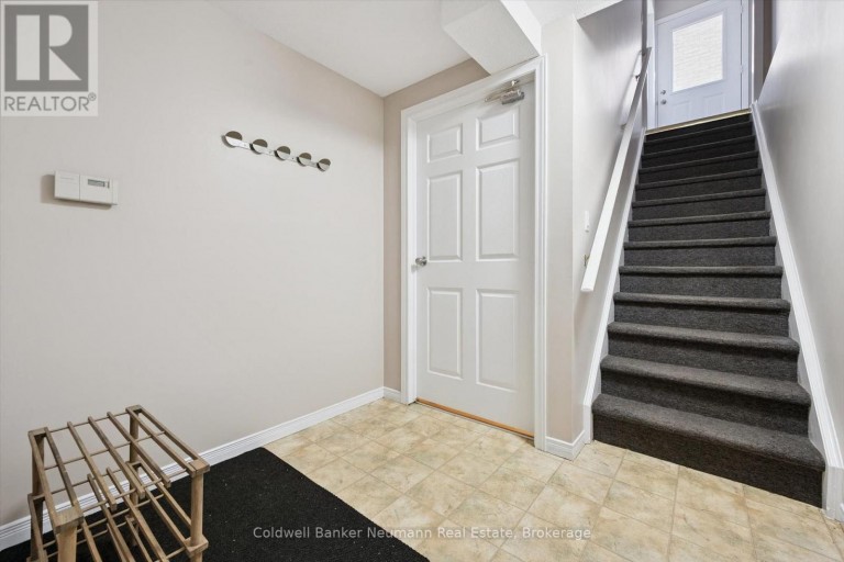 235 DEERPATH DRIVE, Guelph (Willow West/Sugarbush/West Acres), Ontario, N1K1W5